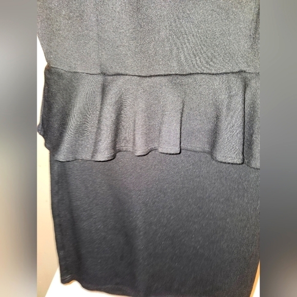 Peplum dress with short  sleeves and sheer bodice - Picture 9 of 11